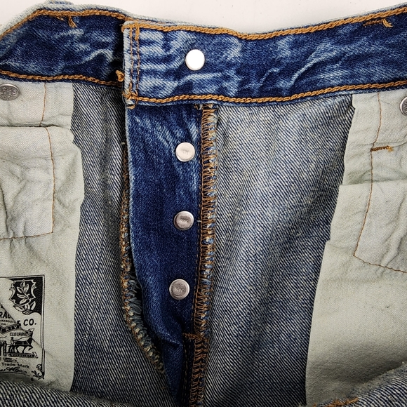 Levi's Jeans Womens 501 CT Button Fly Distressed Blue Denim Mid Rise Size 32x28 - Picture 6 of 13